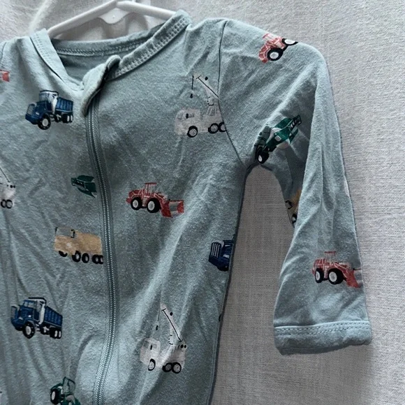 Kyte BABY Blue Footies One Piece with Vehicle Print - Picture 4 of 12